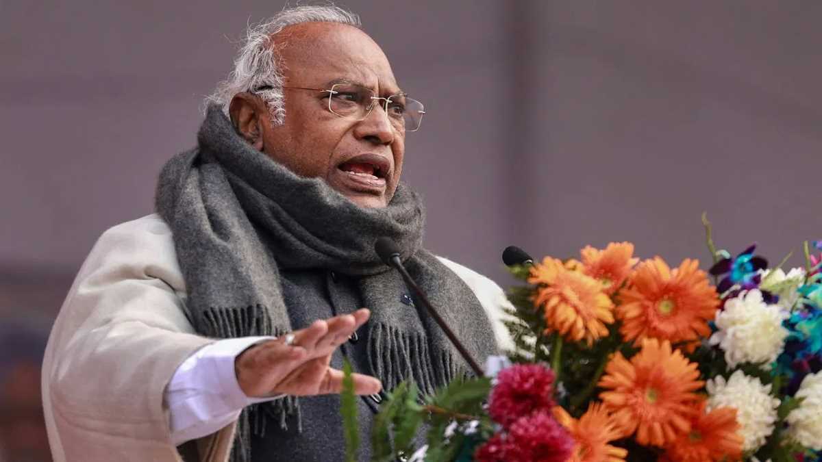 कांग्रेस अध्यक्ष खड़के ने भाजपा पर निशाना साधते हुए कहा- भाजपा को चोर कहूं... डाकू कहूं या क्या कहूं कांग्रेस अध्यक्ष खड़के ने भाजपा पर निशाना साधते हुए कहा- भाजपा को चोर कहूं... डाकू कहूं या क्या कहूं